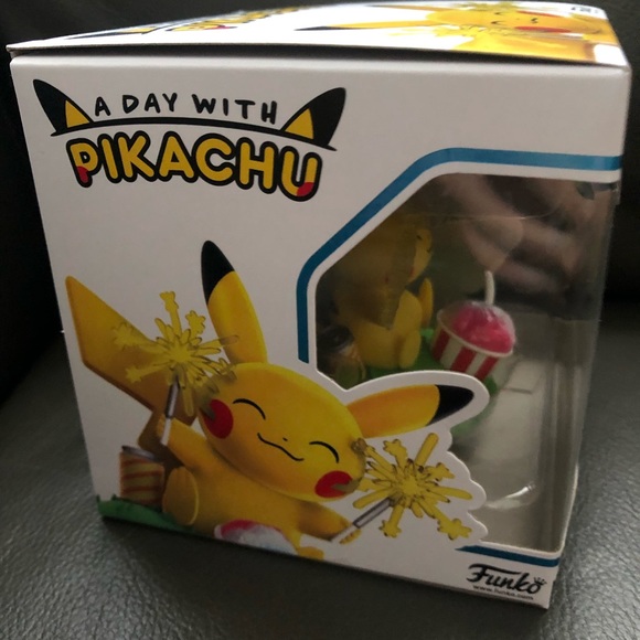 Funko A Day with Pikachu Sparking Up A Celebration - Picture 5 of 7